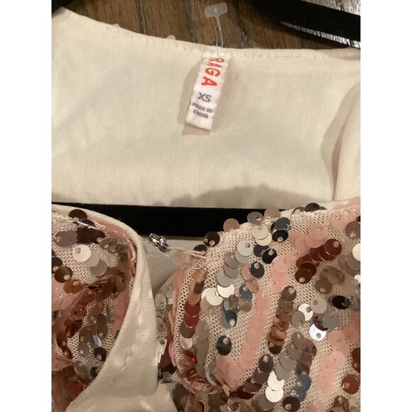 Anthropologie Raga Sariah Sequin Sparkle Romper shorts dolman sleeves v neck XS - Picture 8 of 8